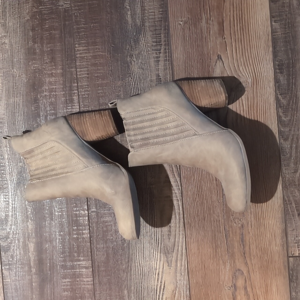 Madden girl tan ankle Boot